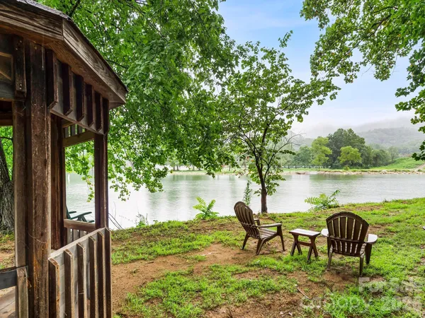 $900,000 | 167 Sheridan Lane, Lake Lure, NC 28746