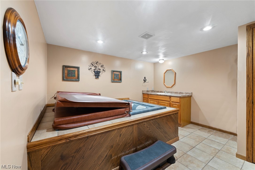 5717 Phillips Rice Road Cortland, OH 44410 - Photo 20 of 34 Gallery Image 20