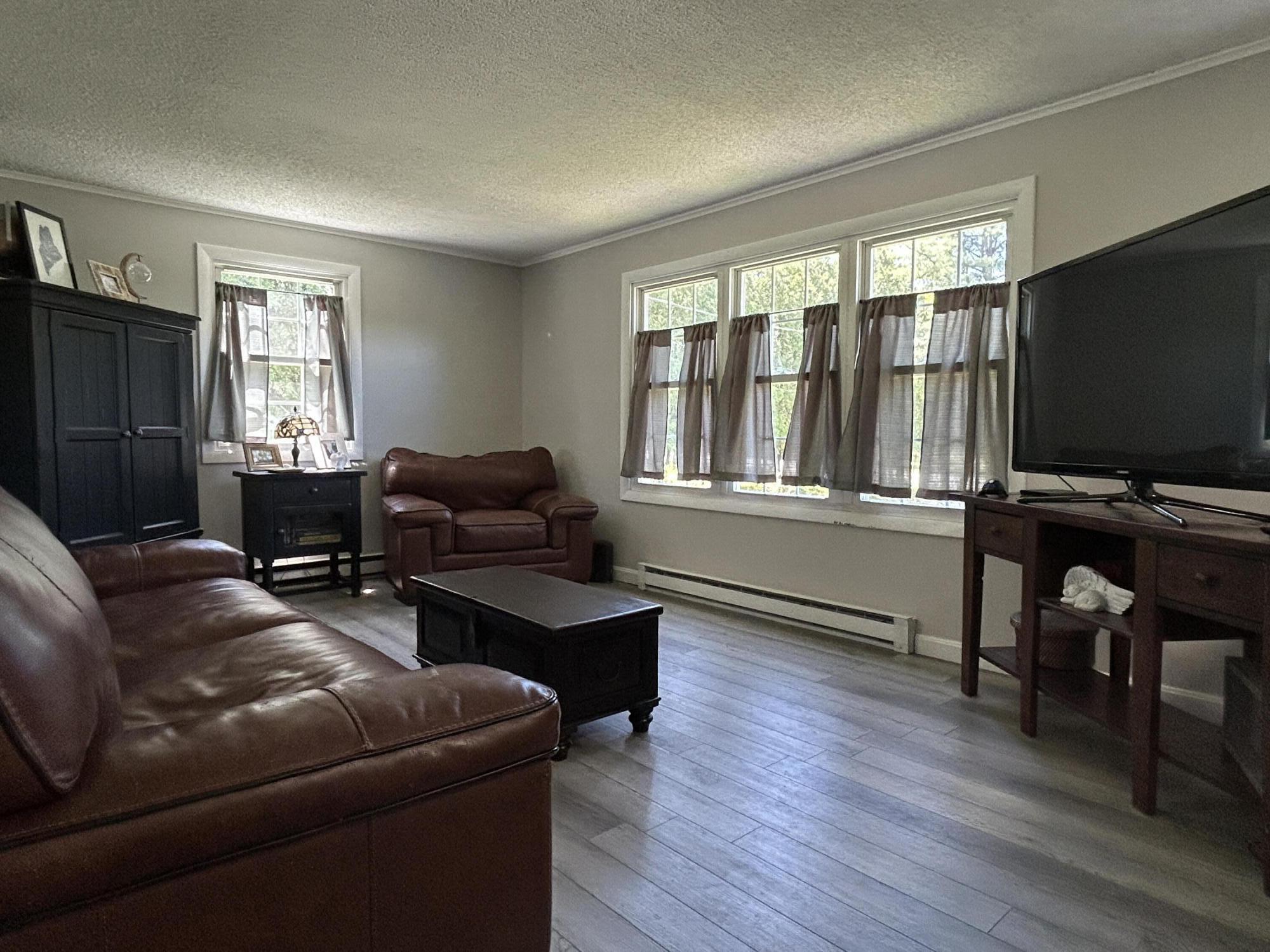 125 Benson Road West Gardiner, ME 04345 - Photo 11 of 41 Living room