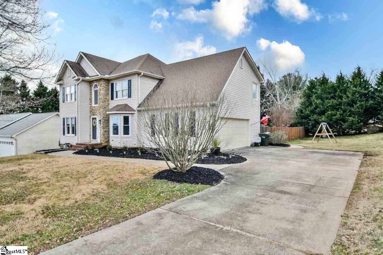 4 Meadow Ridge Drive Greer, SC 29651 - Photo 2 of 36 Gallery Image 2