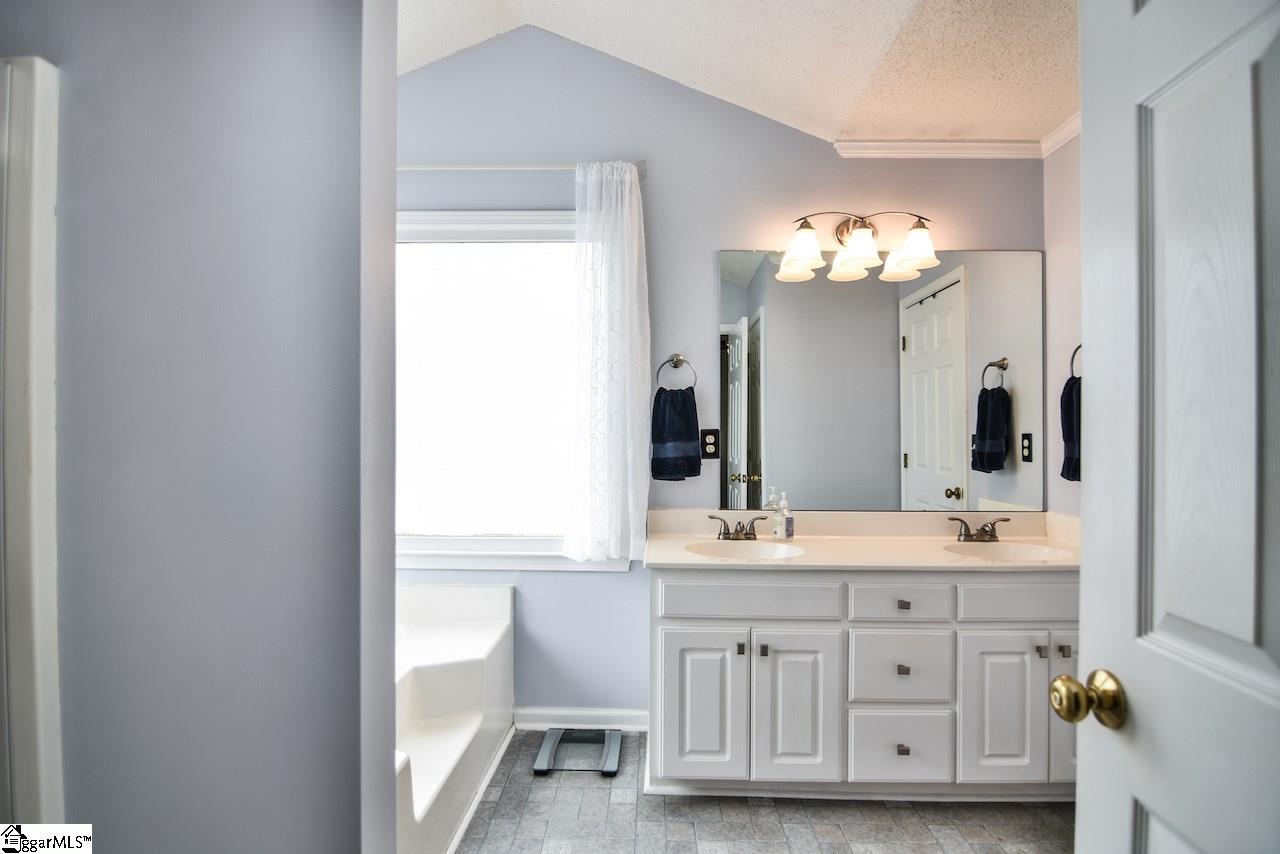 4 Meadow Ridge Drive Greer, SC 29651 - Photo 27 of 36 Gallery Image 27