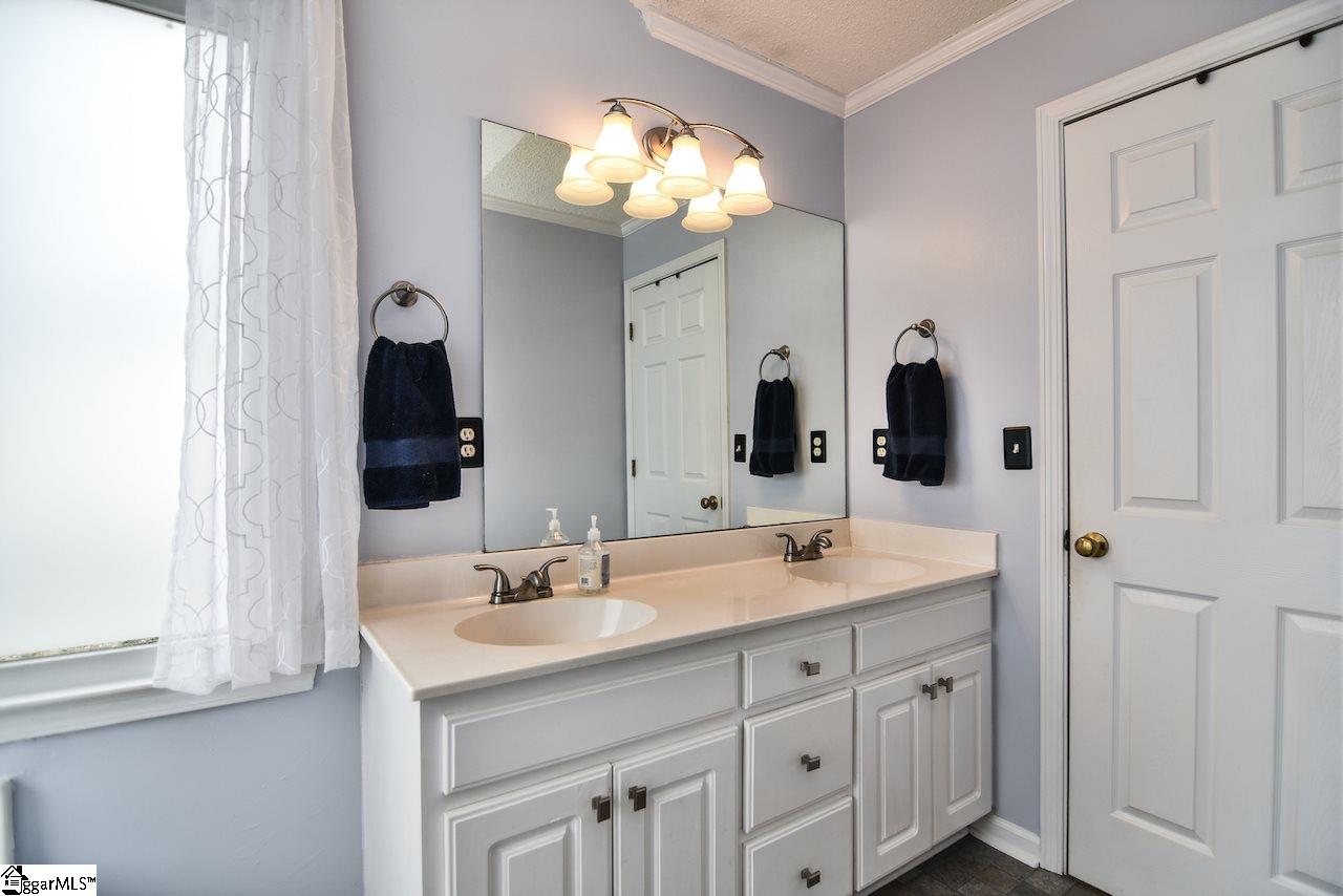 4 Meadow Ridge Drive Greer, SC 29651 - Photo 29 of 36 Gallery Image 29
