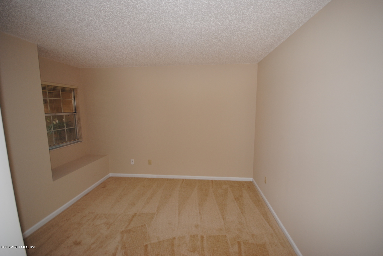 605 Tournament Road Ponte Vedra Beach, FL 32082 - Photo 8 of 10 a view of an empty room