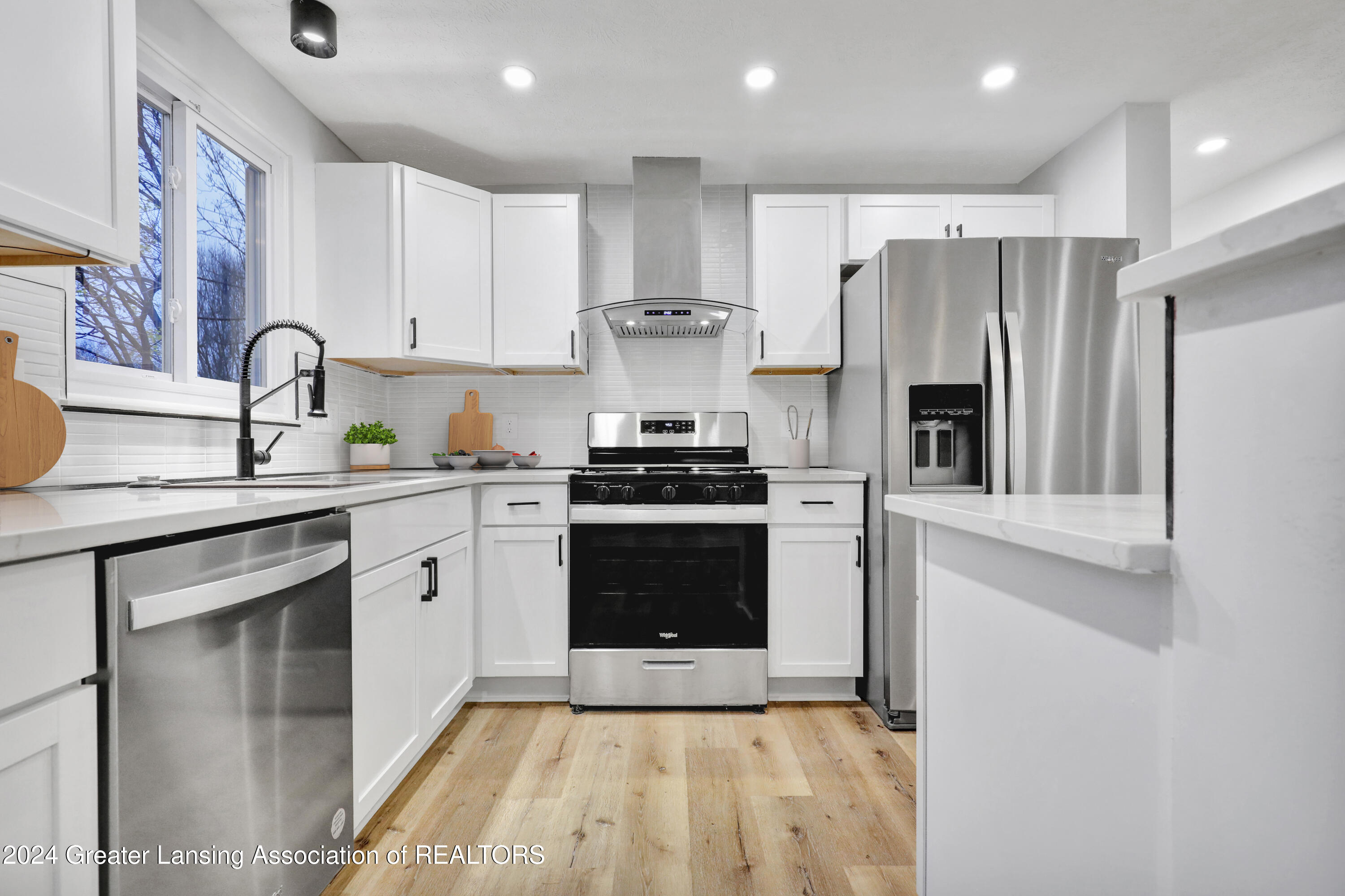 1041 Coolidge Road Lansing, MI 48912 - Photo 8 of 31 8-print-Open Ended Media-7_L