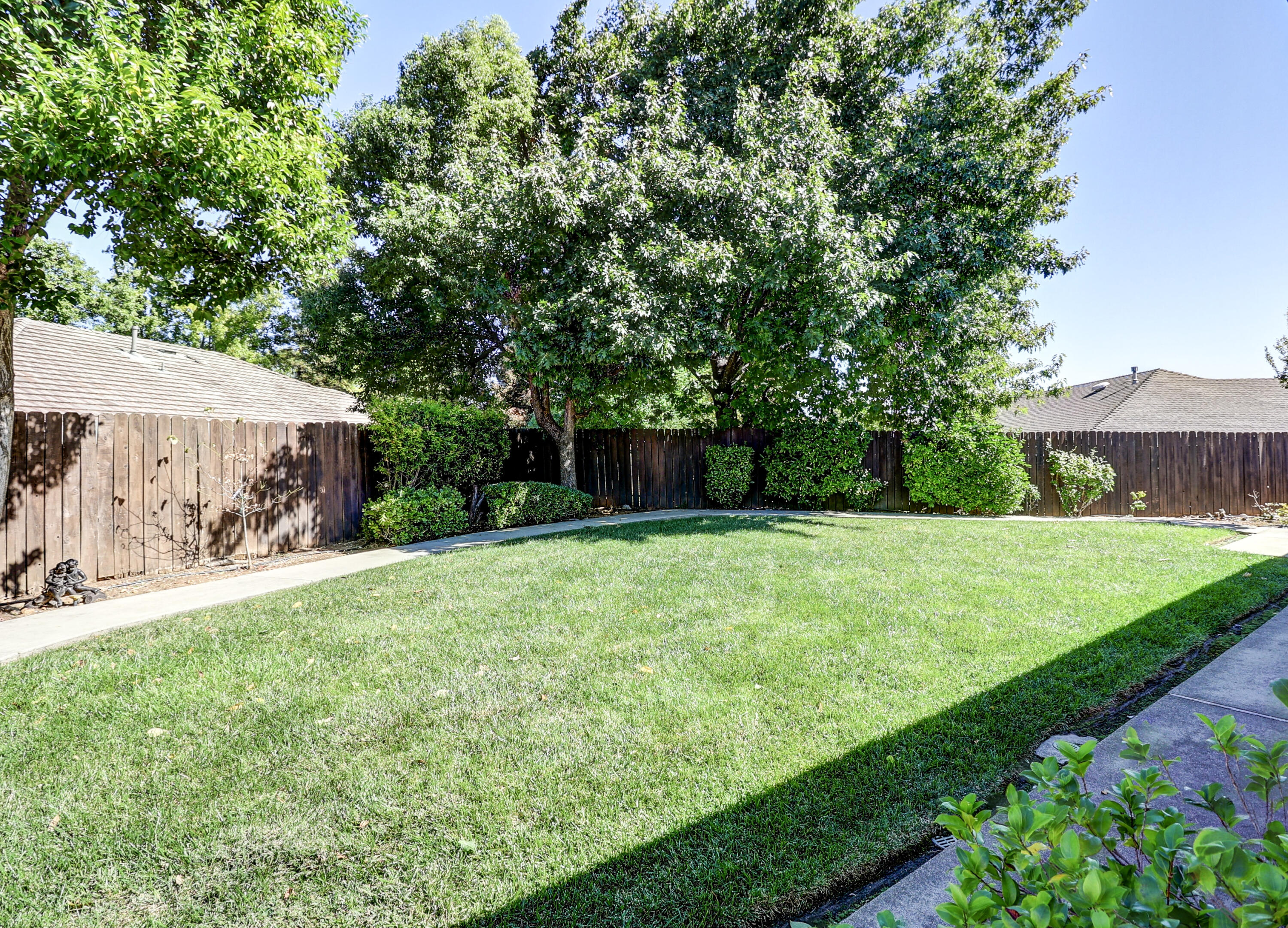 3884 Andes Drive Redding, CA 96001 - Photo 40 of 56 a view of a back yard with green space