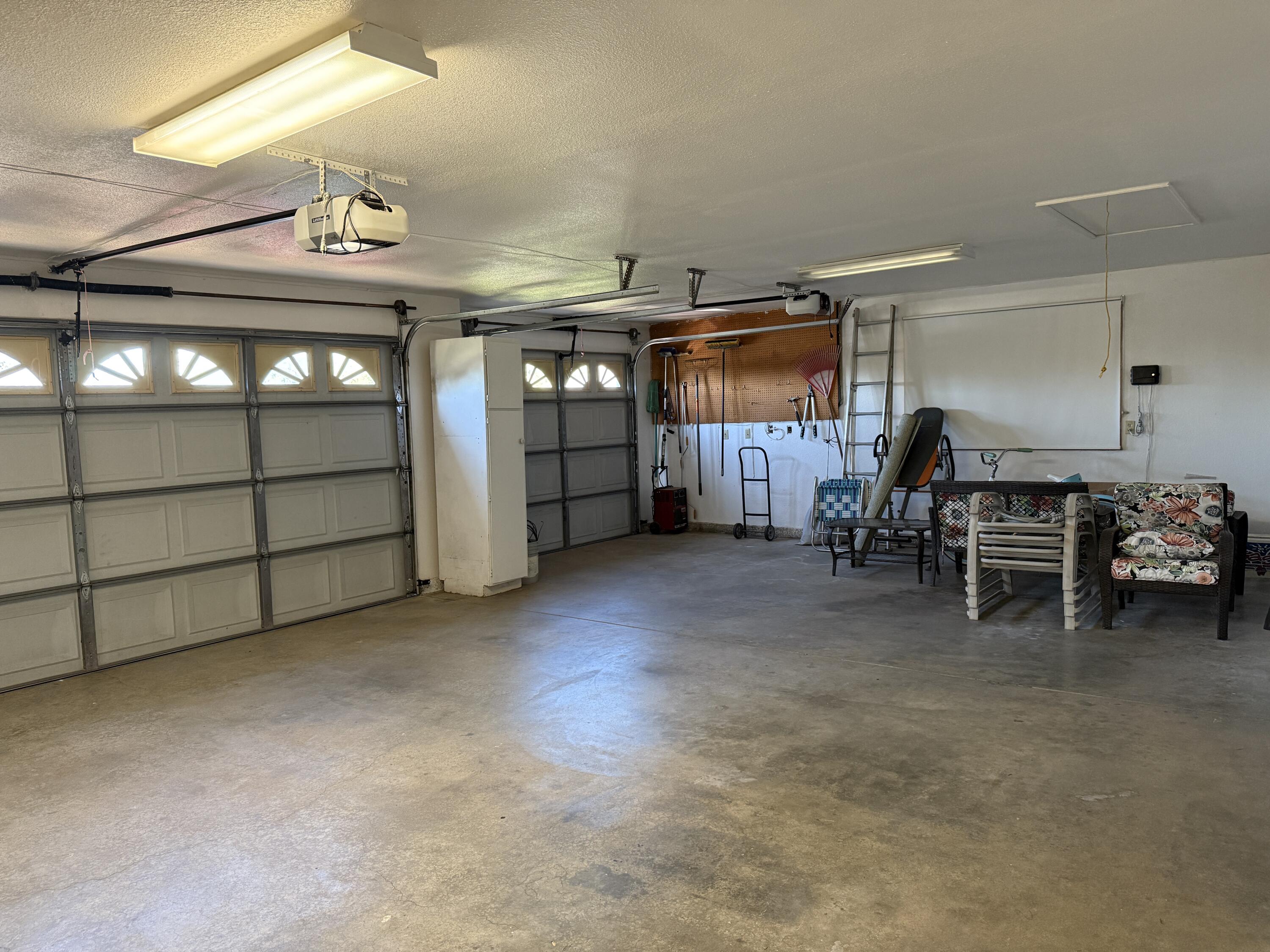 3884 Andes Drive Redding, CA 96001 - Photo 44 of 56 Garage