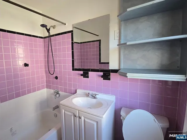 $915,000 | 58 Hathaway Street, Wallington, NJ 07057