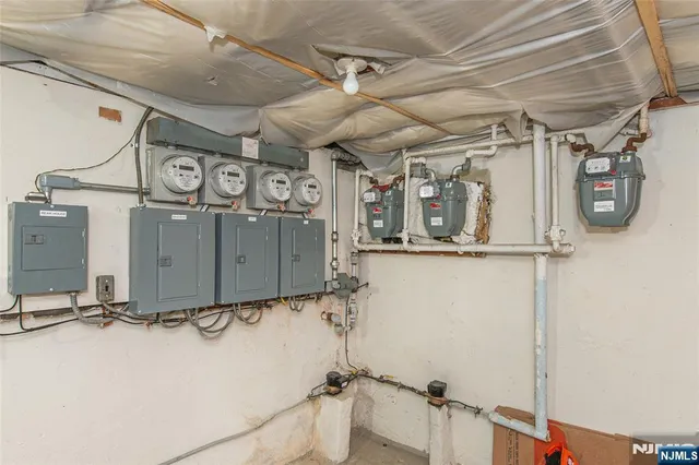 $915,000 | 58 Hathaway Street, Wallington, NJ 07057