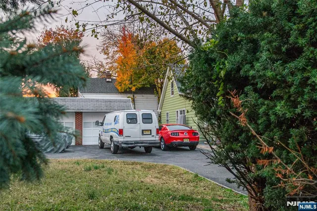 $915,000 | 58 Hathaway Street, Wallington, NJ 07057