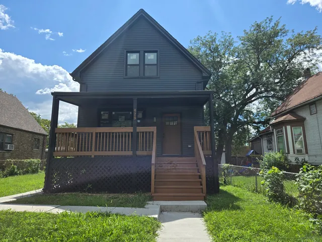 $2,500 | 429 West 102nd Place, Chicago, IL 60628