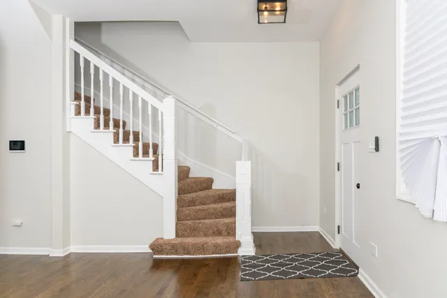 $2,500 | 429 West 102nd Place, Chicago, IL 60628