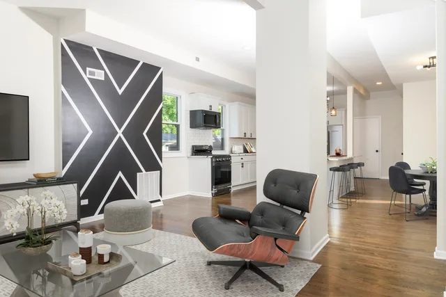 $2,500 | 429 West 102nd Place, Chicago, IL 60628