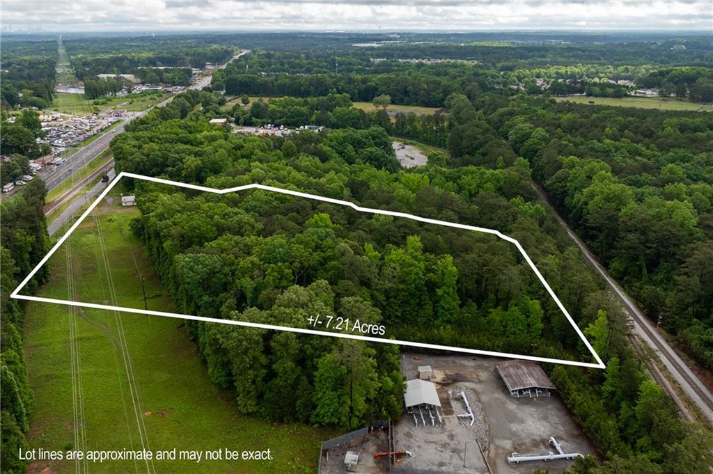 4410 Stacks Road Atlanta, GA 30349 - Photo 6 of 10 a view of a balcony with an outdoor space