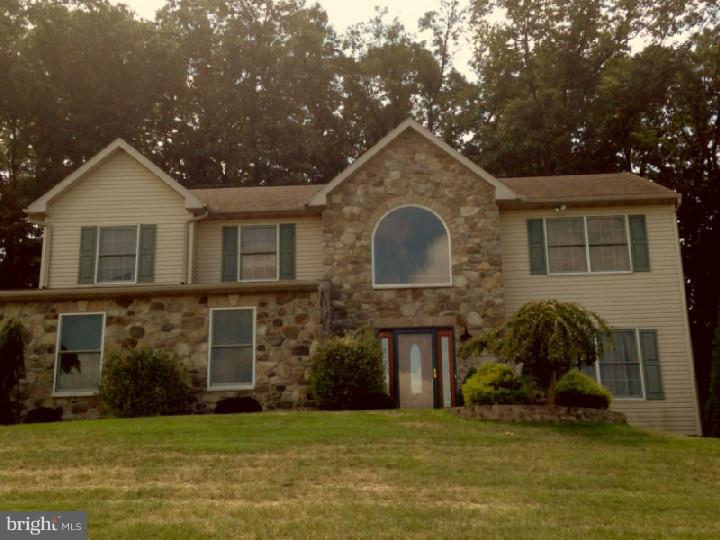 129 Beacon Hill Road Temple, PA 19560 - Photo 2 of 25 Gallery Image 2