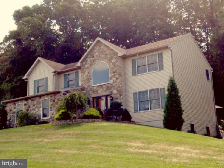 129 Beacon Hill Road Temple, PA 19560 - Photo 3 of 25 Gallery Image 3