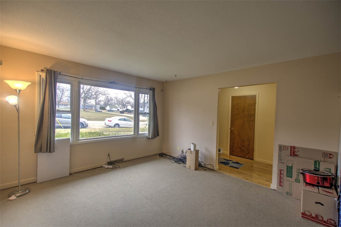 2105 North Summit Avenue Decatur, IL 62526 - Photo 9 of 29 Gallery Image 9