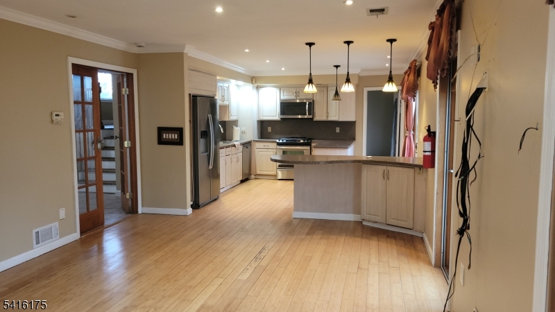 20 Edgar Road West Orange, NJ 07052 - Photo 8 of 36