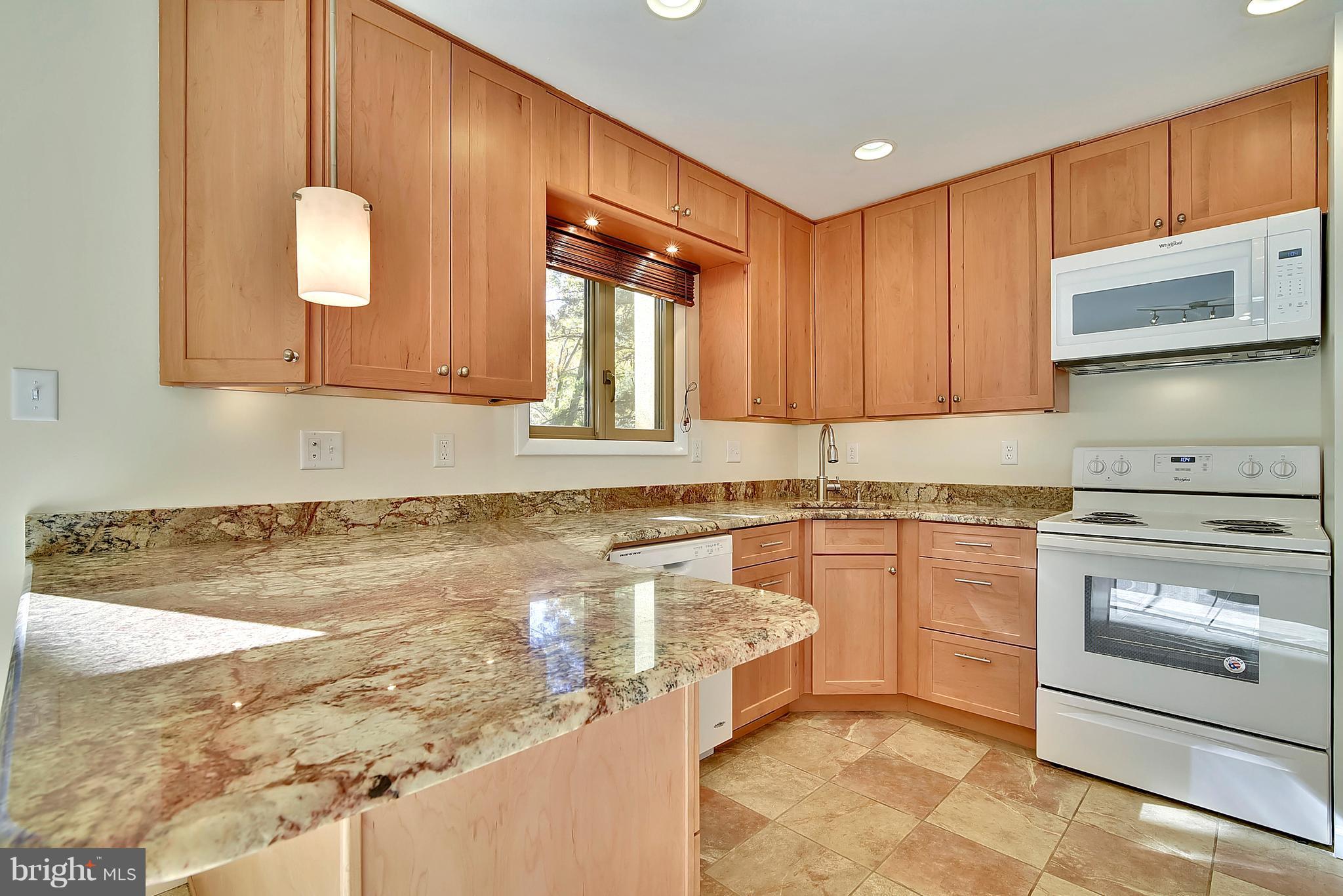 2497 Pyrenees Court Reston, VA 20191 - Photo 10 of 30 Kitchen