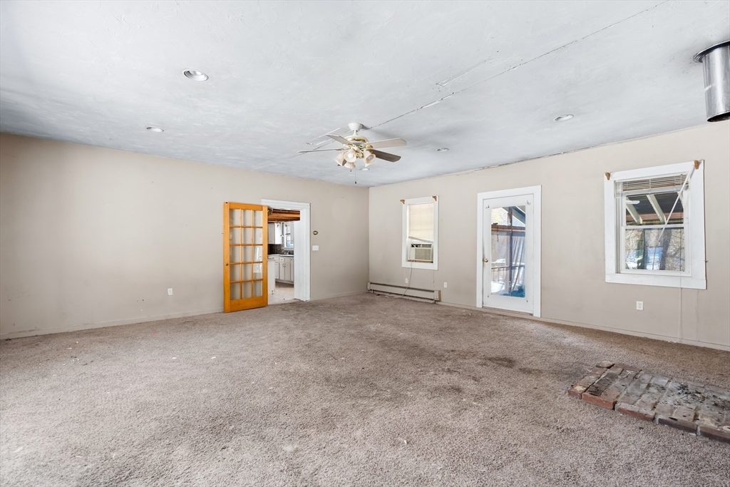 44 Squannacook Road Shirley, MA 01464 - Photo 12 of 41