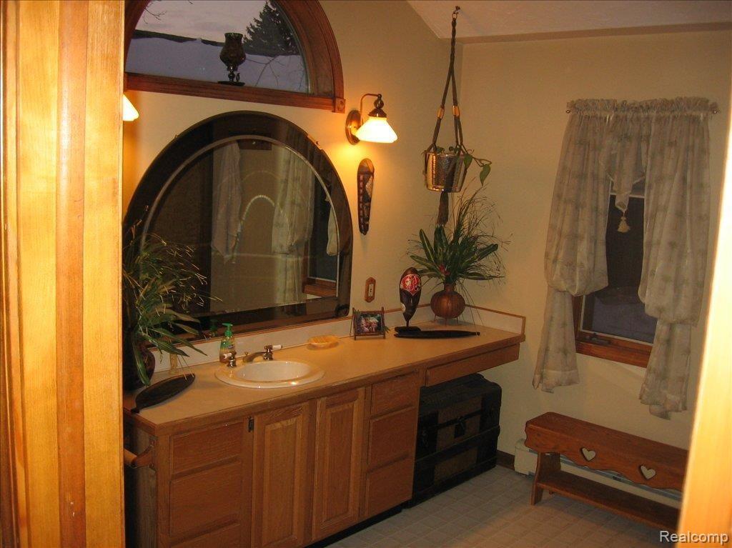 9625 Norman Road Clarkston, MI 48348 - Photo 11 of 22 house pix-32