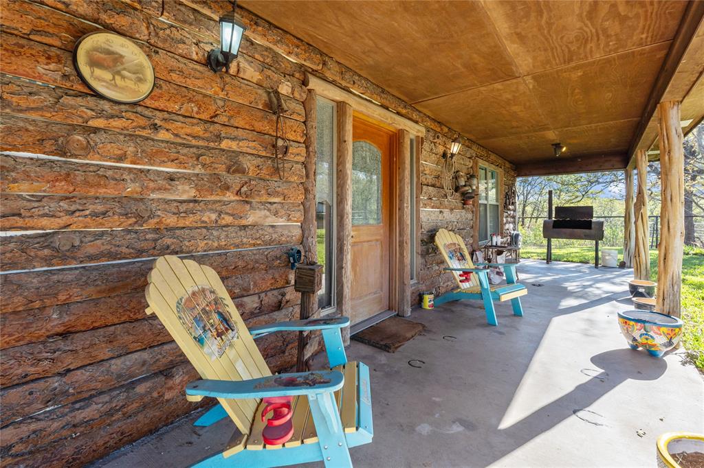 262 North Cheyenne Springtown, TX 76082 - Photo 4 of 35 a view of entryway with furniture