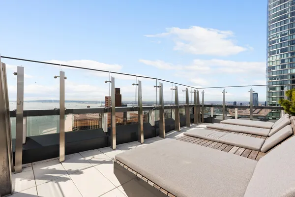 $2,245,000 | 77 Greenwich Street, Unit 24C | Financial District