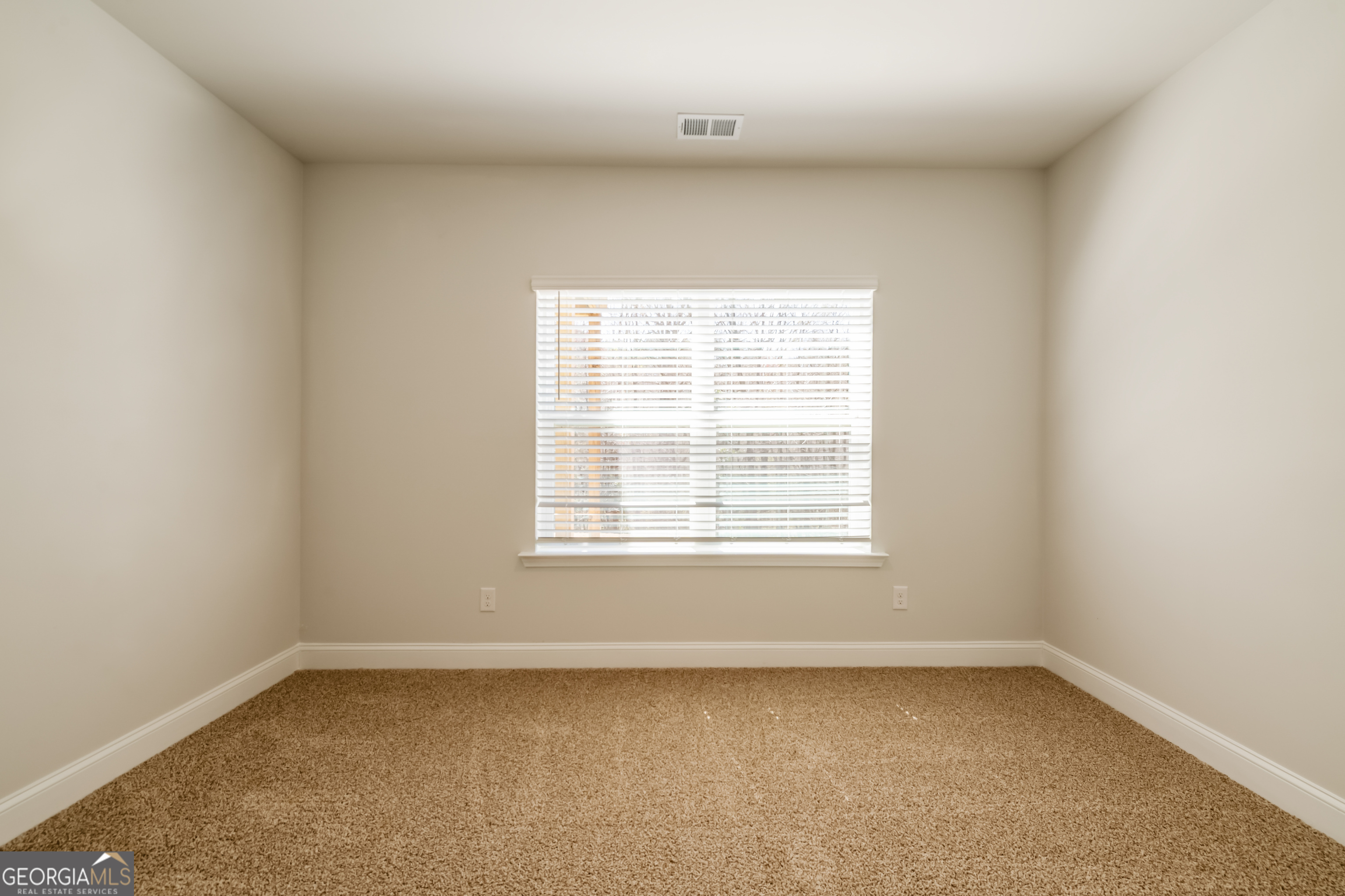 229 Carsons Walk Macon, GA 31206 - Photo 31 of 43 an empty room with a window