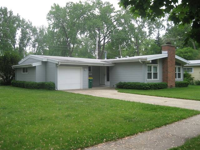 55 East Jeffery Avenue Wheeling, IL 60090 - Photo 1 of 14