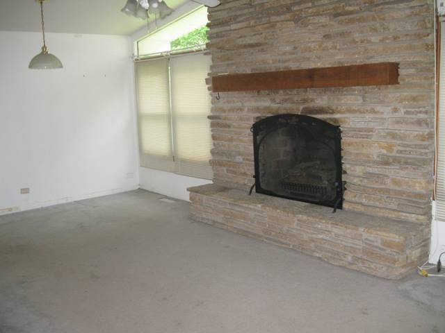 55 East Jeffery Avenue Wheeling, IL 60090 - Photo 2 of 14