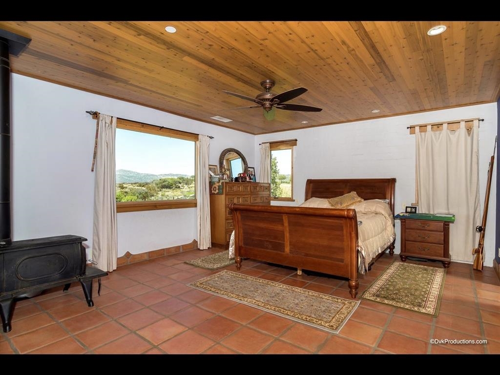 25933 Potrero Valley Road Potrero, CA 91963 - Photo 8 of 25 Gallery Image 8