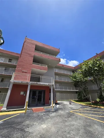 $2,800 | 8425 Northwest 8th Street, Unit 307, Miami, FL 33126
