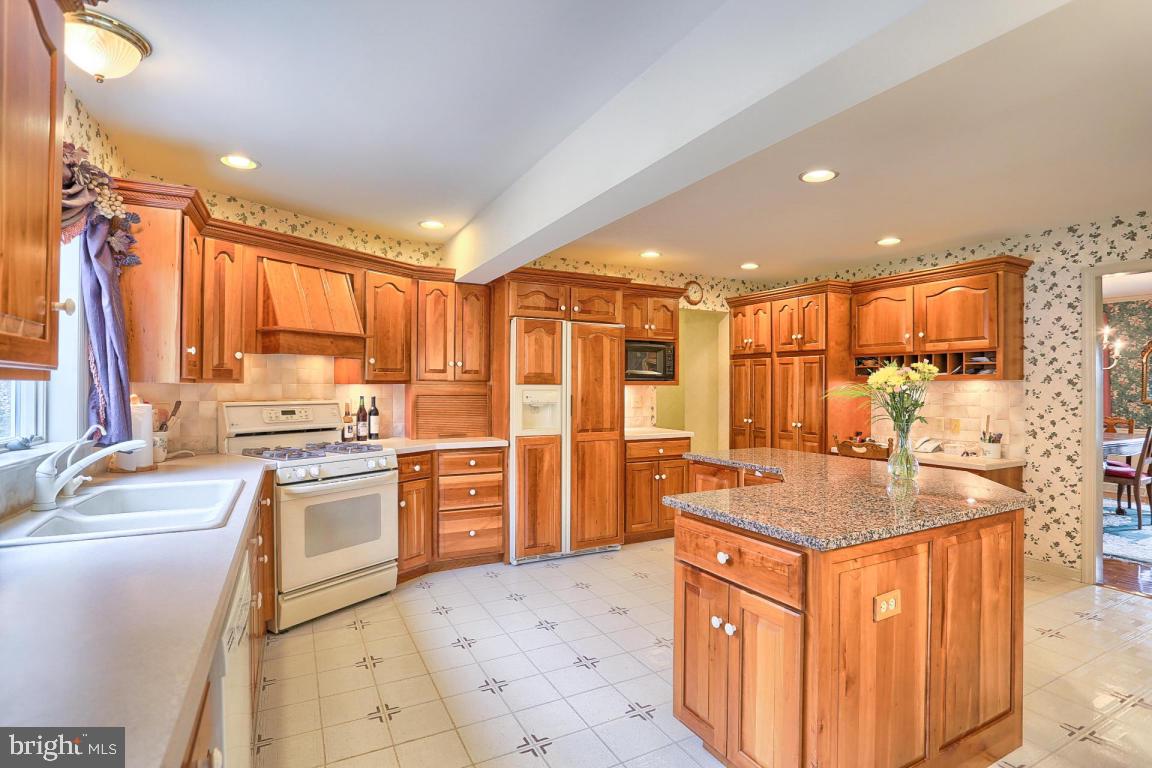 13 Bentley Lane Lititz, PA 17543 - Photo 19 of 35