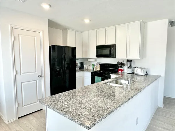 $1,950 | 4152 Silverstein Street, Crandall, TX 75114