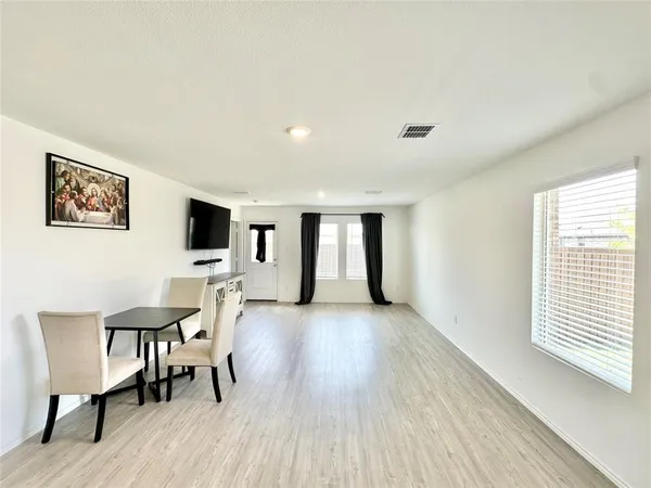 $1,950 | 4152 Silverstein Street, Crandall, TX 75114