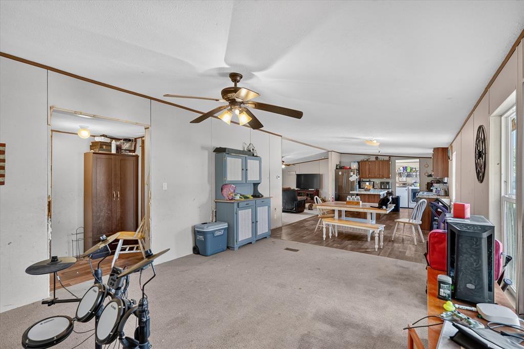9313 Robin Road Hawk Cove, TX 75474 - Photo 8 of 37 Gallery Image 8