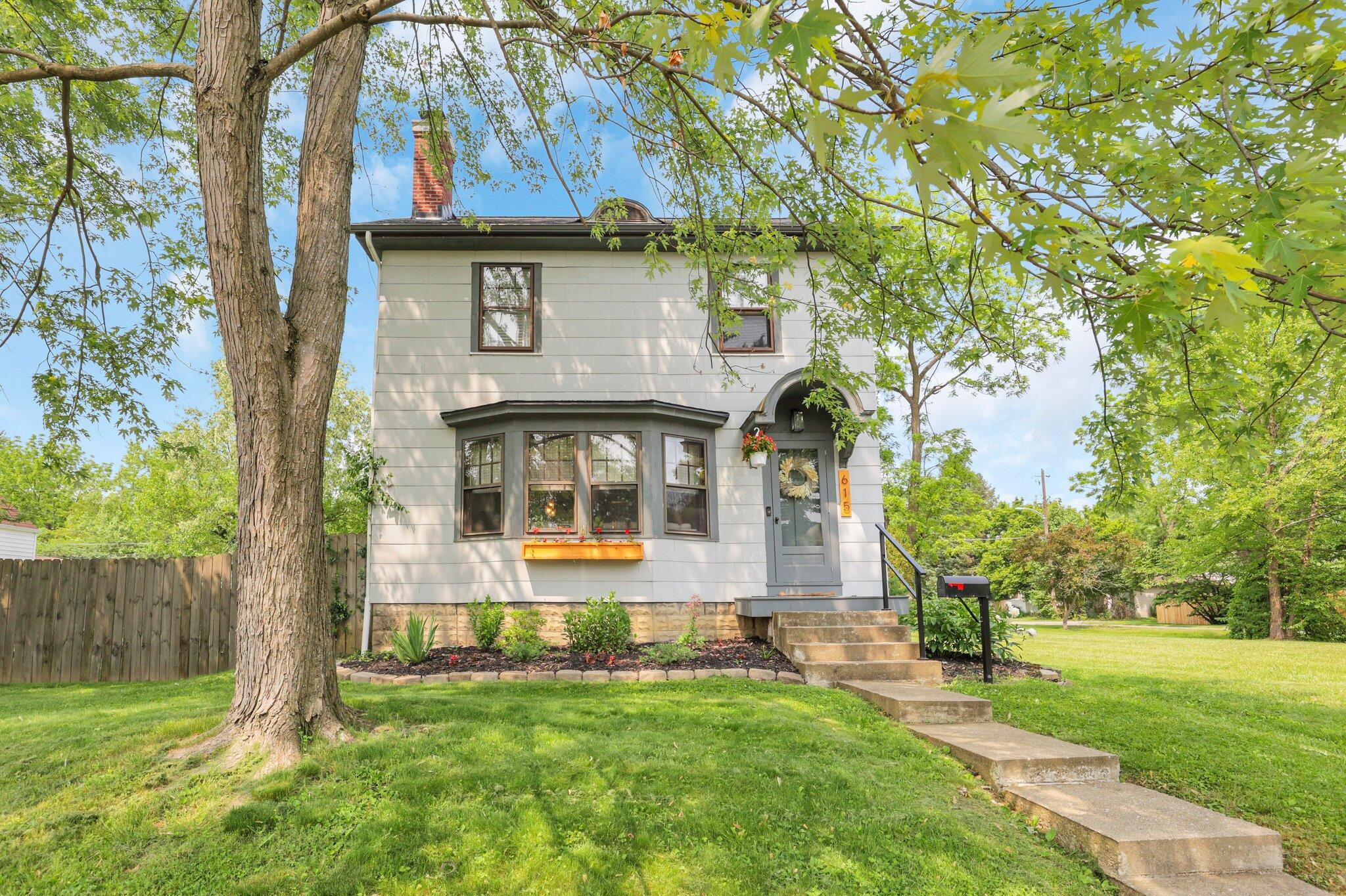 615 South Hampton Road Columbus, OH 43213 - Photo 2 of 32 26-web-or-mls-0N4A8220