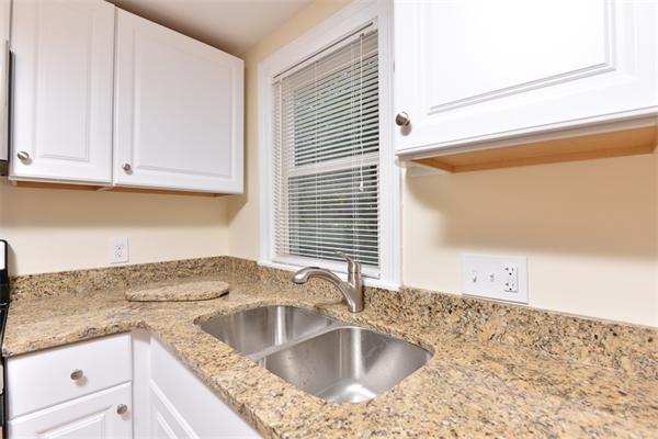 29 Broad Cove Road Hingham, MA 02043 - Photo 8 of 20 Gallery Image 8