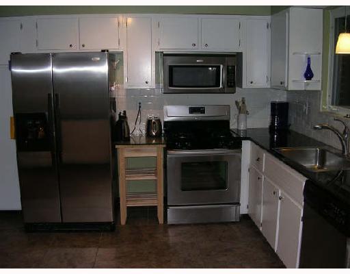210 Farmington Road Pittsburgh, PA 15215 - Photo 4 of 6 Kitchen. updated eat-in kitchen with new appliances, counter tops, flooring