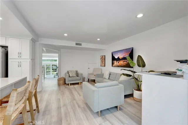 $1,449,000 | 19305 Champion Lane, Huntington Beach, CA 92648