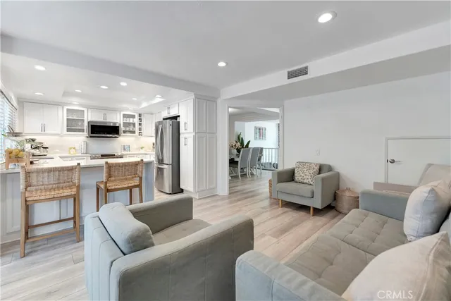 $1,449,000 | 19305 Champion Lane, Huntington Beach, CA 92648