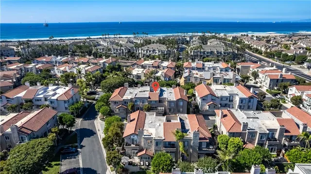 $1,449,000 | 19305 Champion Lane, Huntington Beach, CA 92648