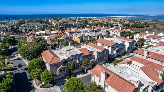 $1,449,000 | 19305 Champion Lane, Huntington Beach, CA 92648