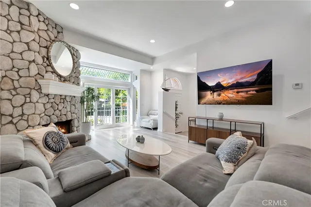 $1,449,000 | 19305 Champion Lane, Huntington Beach, CA 92648