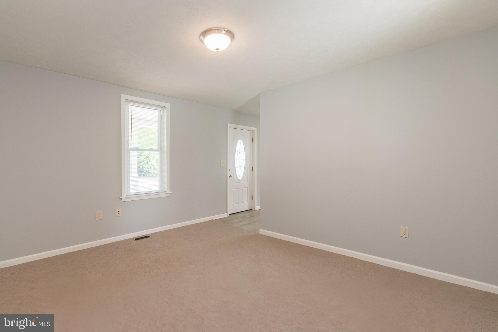 316 East 4th Avenue Ranson, WV 25438 - Photo 6 of 43