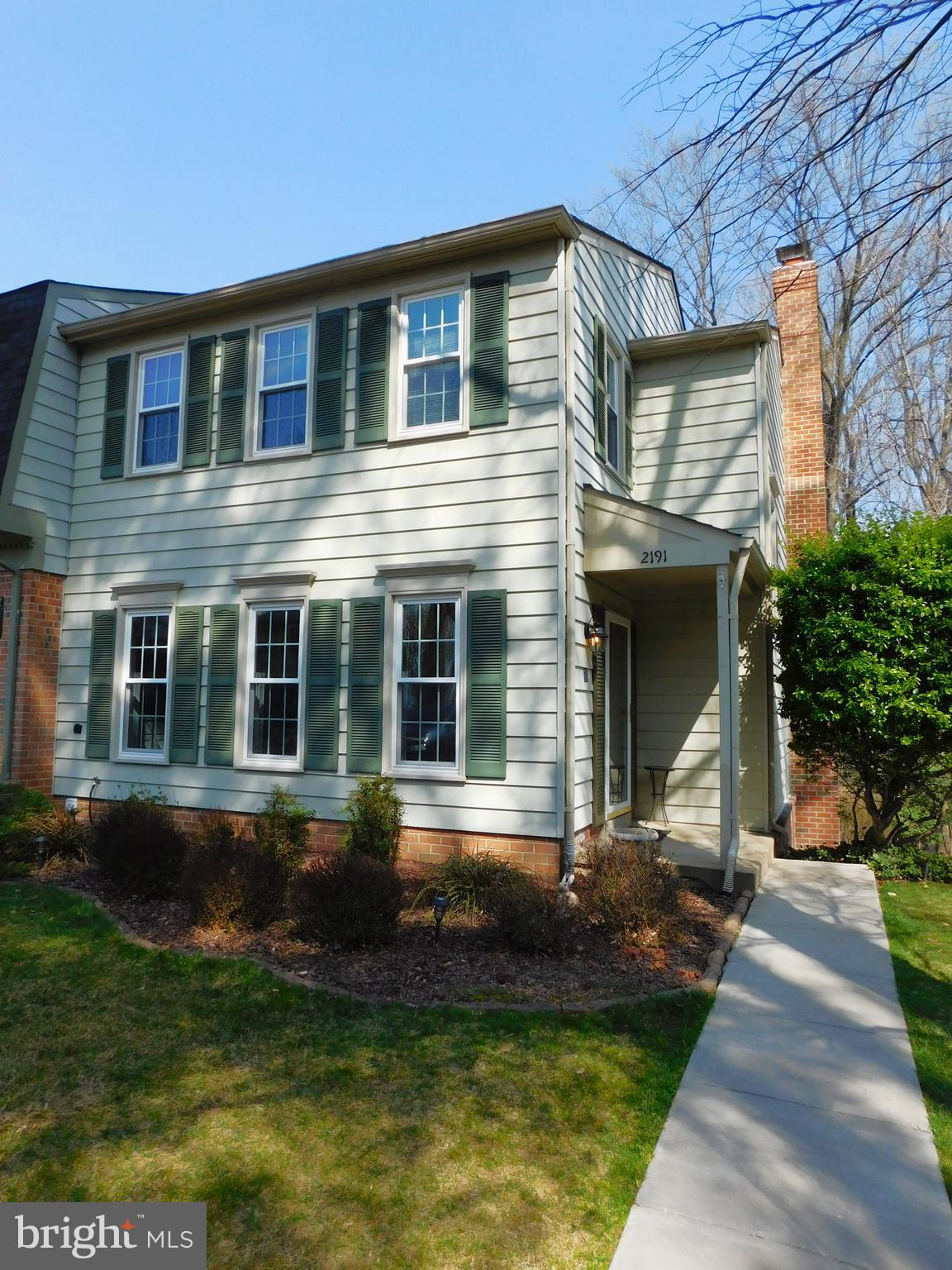 2191 Pond View Court Reston, VA 20191 - Photo 4 of 61 Updated Windows.