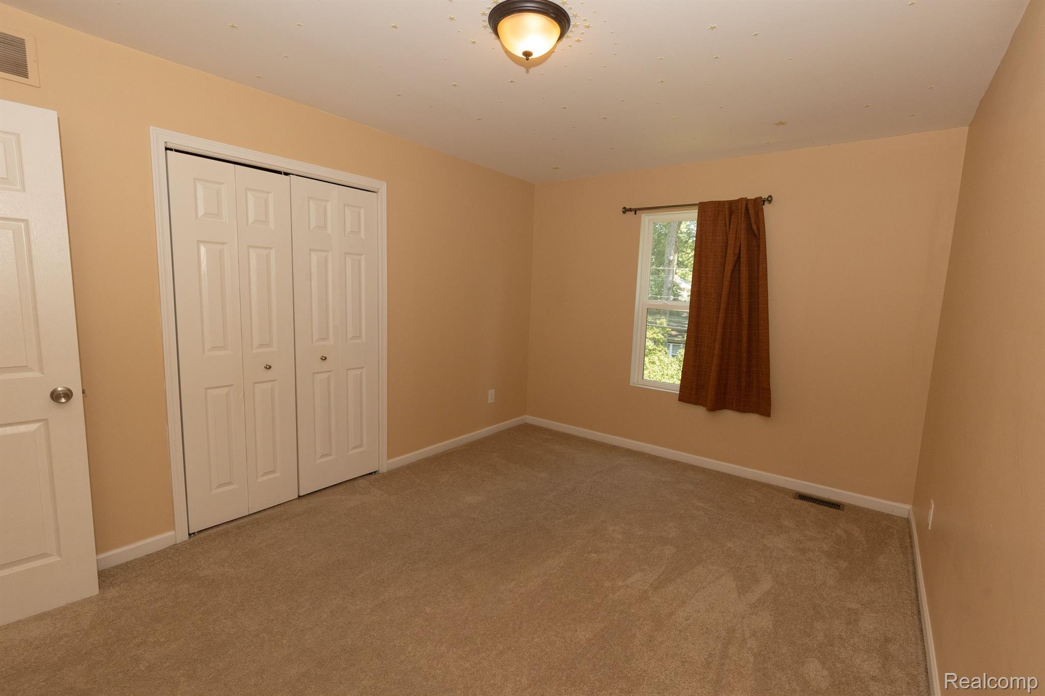 21116 Middlebelt Road Farmington, MI 48336 - Photo 26 of 43 Second Level Bed 2