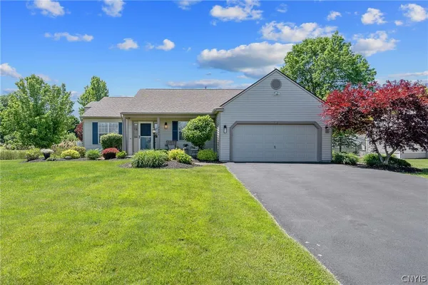$439,900 | 7921 Rose Ct Drive, Cicero, NY 13039