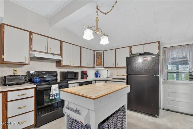 $265,000 | 102 Crystal Street, Mechanicville, NY 12118