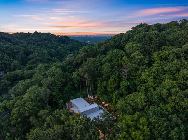 $3,400,000 | 5050 Granny White Pike, Nashville, TN 37220