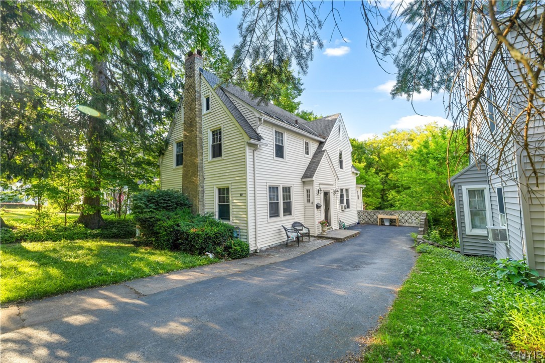 60 Paris Road New Hartford, NY 13413 - Photo 1 of 40